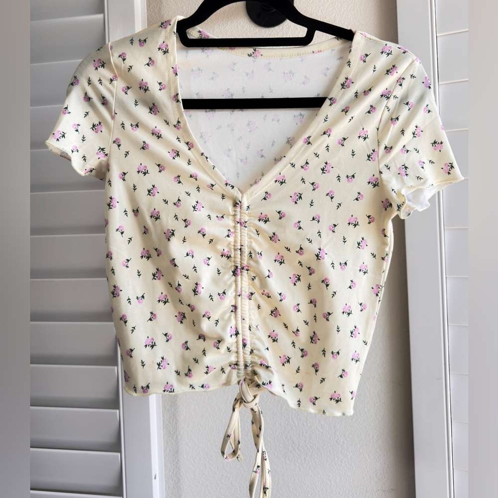 Boutique brand Floral Ruched Cream Top